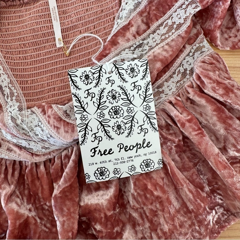 Free People Yours Truly Mauve Pink Velvet Lace Top Blouse XS - Picture 11 of 17